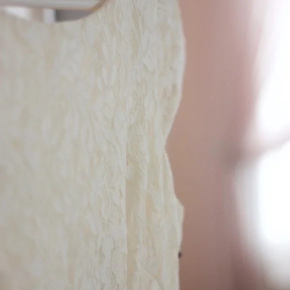 Vince Camuto Ivory Lace Midi Dress - Picture 3 of 12